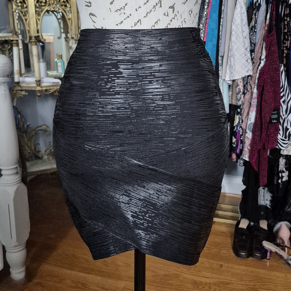 NWT MAAC London Black Textured Bodycon Pencil Skirt Size 2
